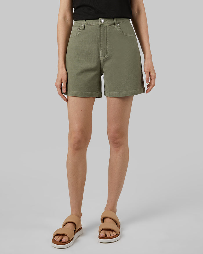 32 Degrees Agave Leaf _ Women's stretch Comfort Jean 5-Inch short {model: Xenia is 5'9"and size 2 wearing size S}{bottom}{right} {bottom}{right}