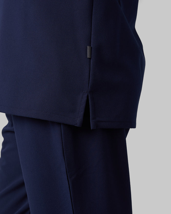32 Degrees Navy _ Womens 1-Pocket V-Neck scrub Top {model: Arantza is 5'9"and size 2 wearing size XS}{bottom}{right} {bottom}{right}