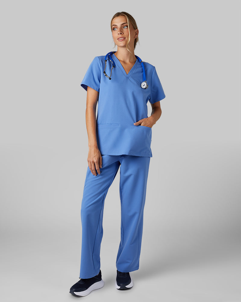 32 Degrees Blue Sky _ Womens Cargo scrub Pants {model: Colby is 5