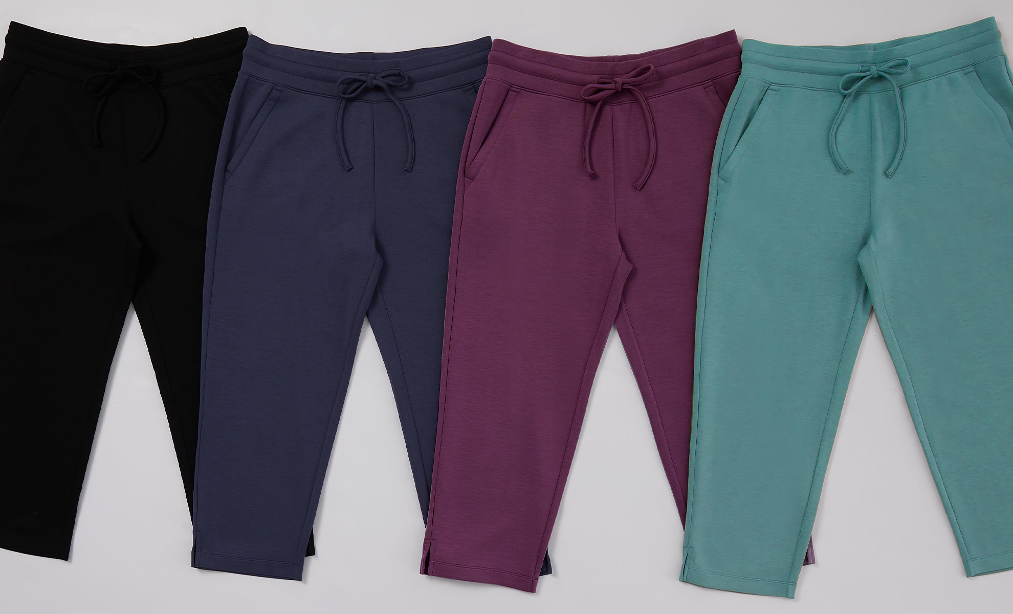 Uniqlo Heattech High Rise Velvet Legging Trousers Pants, Women's Fashion,  Bottoms, Jeans & Leggings on Carousell