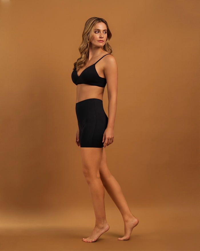 WOMEN'S LAYER ZERO SEAMLESS COMFORT SHAPING SHORT