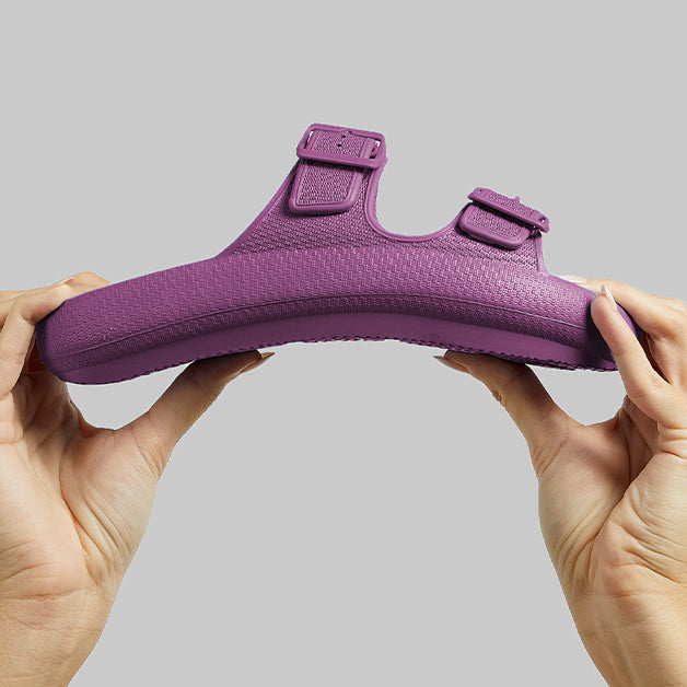 WOMEN'S CUSHION BUCKLE SLIDES