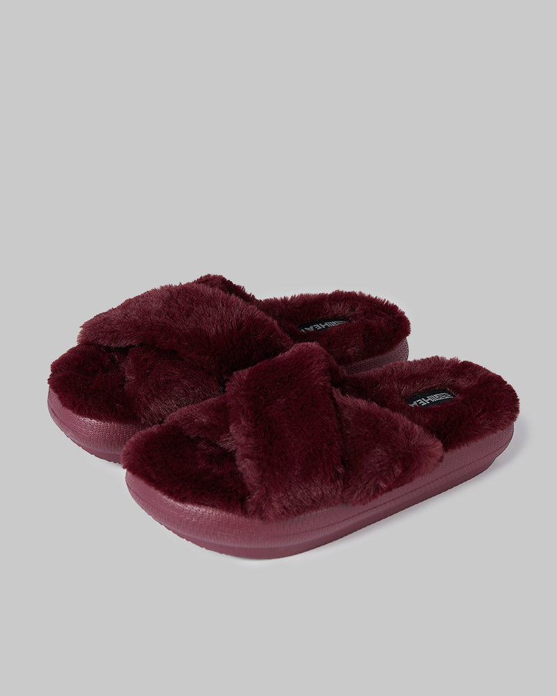WOMEN'S CRISS-CROSS PLUSH SLIDES