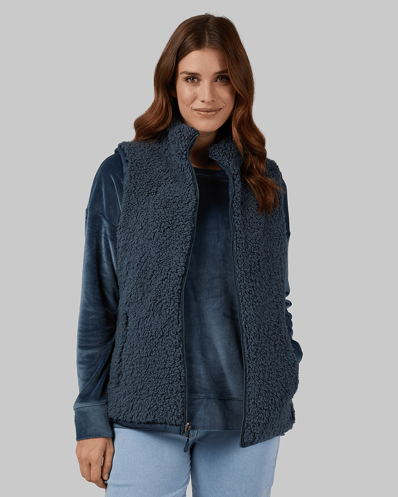 WOMEN'S REVERSIBLE SHERPA-LINED VEST