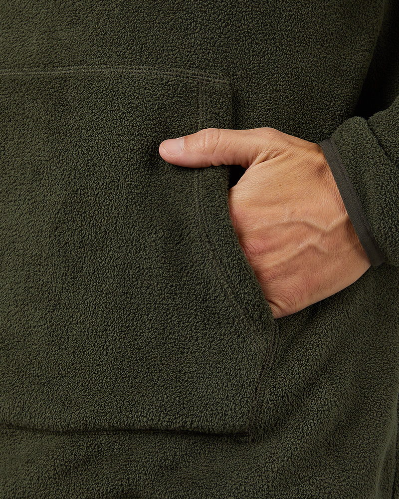 32 Degrees Black Ivy _ Men's Thermal Fleece ¼ Zip Top {model: Dennis is 6'1", wearing size M}{bottom}{right} {bottom}{right}