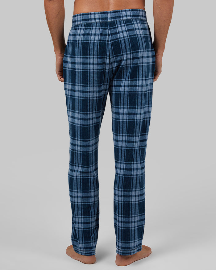 32 Degrees Airy Tartan _ Men's Fleece Sleep Pant {model: Dennis is 6'1", wearing size M}{bottom}{right} {bottom}{right}