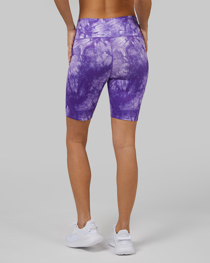 32 Degrees Royal Purple Tie Dye _ Womens Ultra-Stretch Bike Short {model: Hali is 5'9" and size 4, wearing size S}{bottom}{right} {bottom}{right}