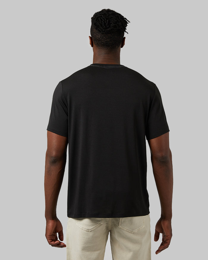 32 Degrees Black _ Mens Everyday Crew Pocket T-Shirt {model: Ezekiel is 6'2", wearing size M}{bottom}{right} {bottom}{right}