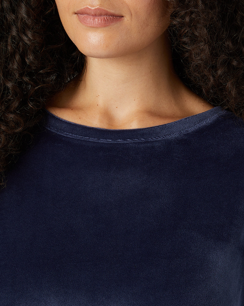 WOMEN'S SOFT VELOUR CREW TOP