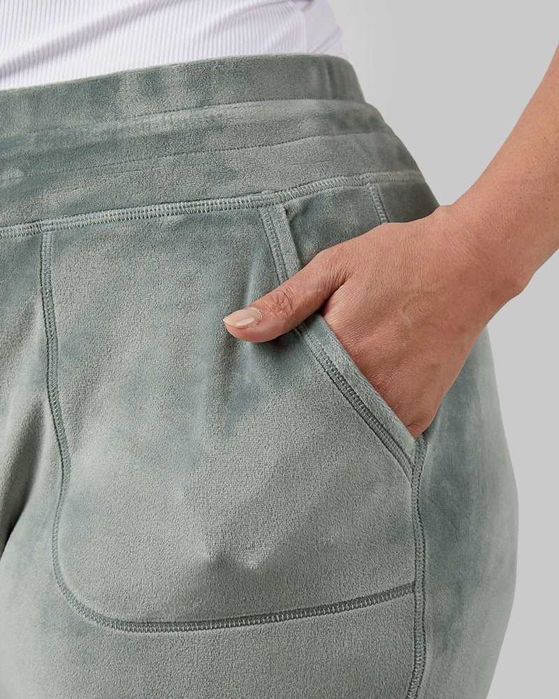 WOMEN'S SOFT VELOUR JOGGER