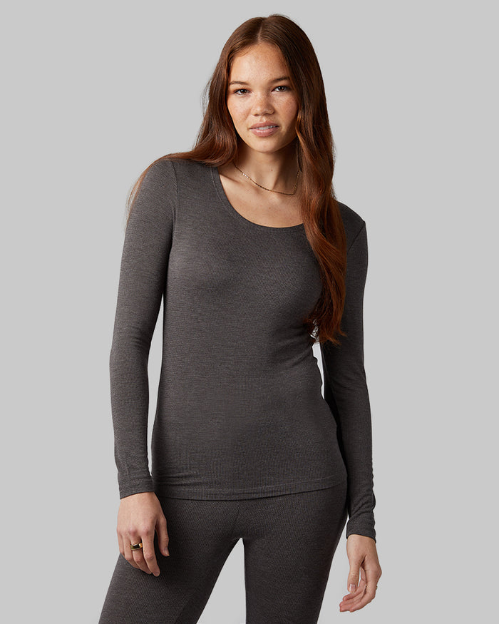 32 Degrees Charcoal Heather _ Women's Midweight Baselayer scoop Top {model: Izzy is 5'9"and size 4 wearing size S}{bottom}{right} {bottom}{right}