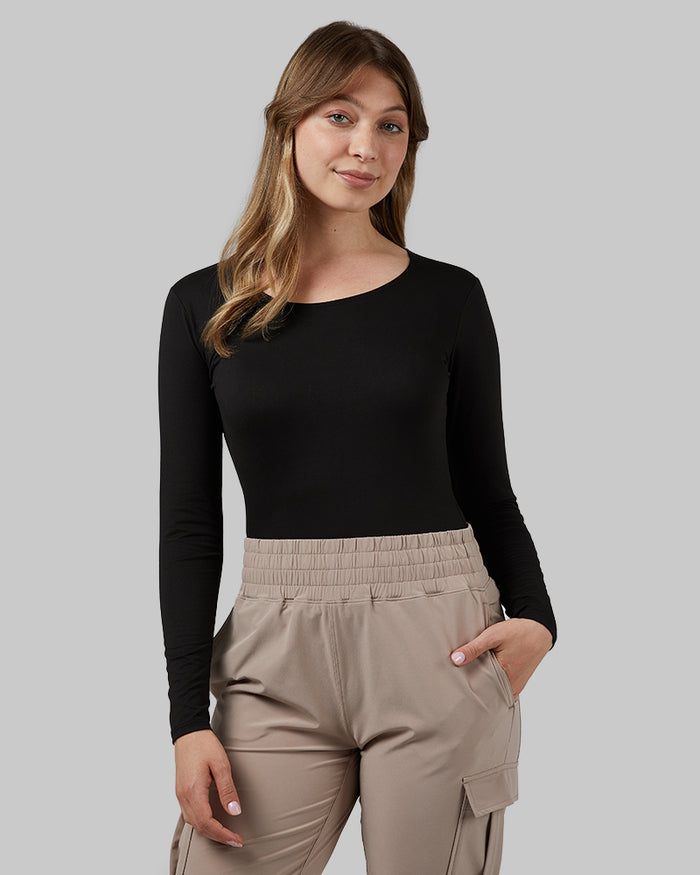 32 Degrees Black _ Women's Lightweight Baselayer scoop Top {model: Julia is 5'8"and size 4 wearing size S}{bottom}{right} {bottom}{right}