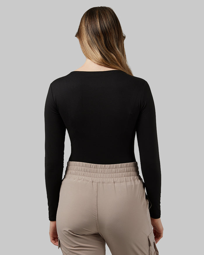 32 Degrees Black _ Women's Lightweight Baselayer scoop Top {model: Julia is 5'8"and size 4 wearing size S}{bottom}{right} {bottom}{right}