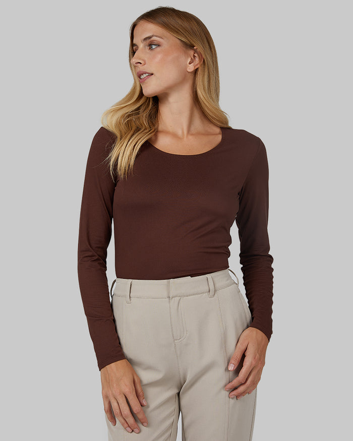 32 Degrees Cocoa _ Women's Lightweight Baselayer scoop Top {model: Colby is 5'9"and size 4 wearing size S}{bottom}{right} {bottom}{right}