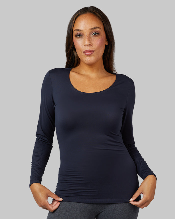32 Degrees Stormy Night _ Women's Lightweight Baselayer scoop Top {model: Shelby is 5'9"and size 4 wearing size S}{bottom}{right} {bottom}{right}