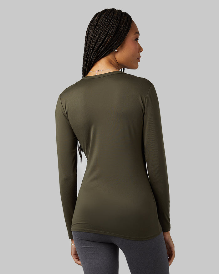 32 Degrees Forest Night _ Women's Lightweight Baselayer Crew Top {model: Dido is 5'9"and size 4 wearing size S}{bottom}{right} {bottom}{right}