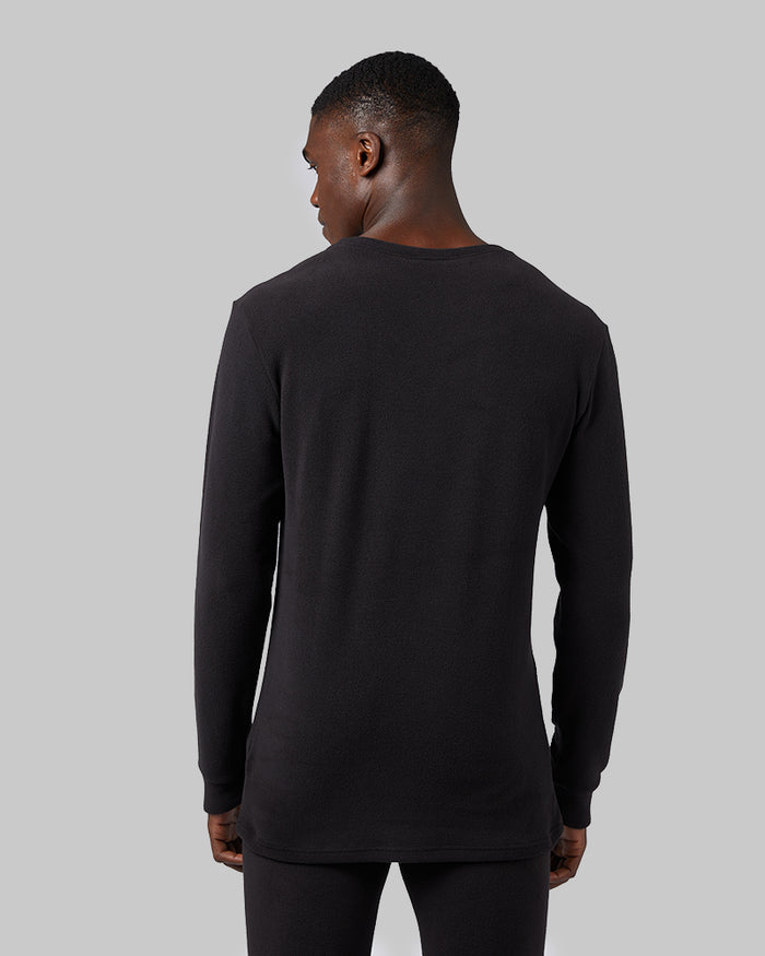 32 Degrees Black _ Men's Heavyweight Fleece Baselayer Crew Top {model: Darius is 6'1", wearing size M}{bottom}{right} {bottom}{right}