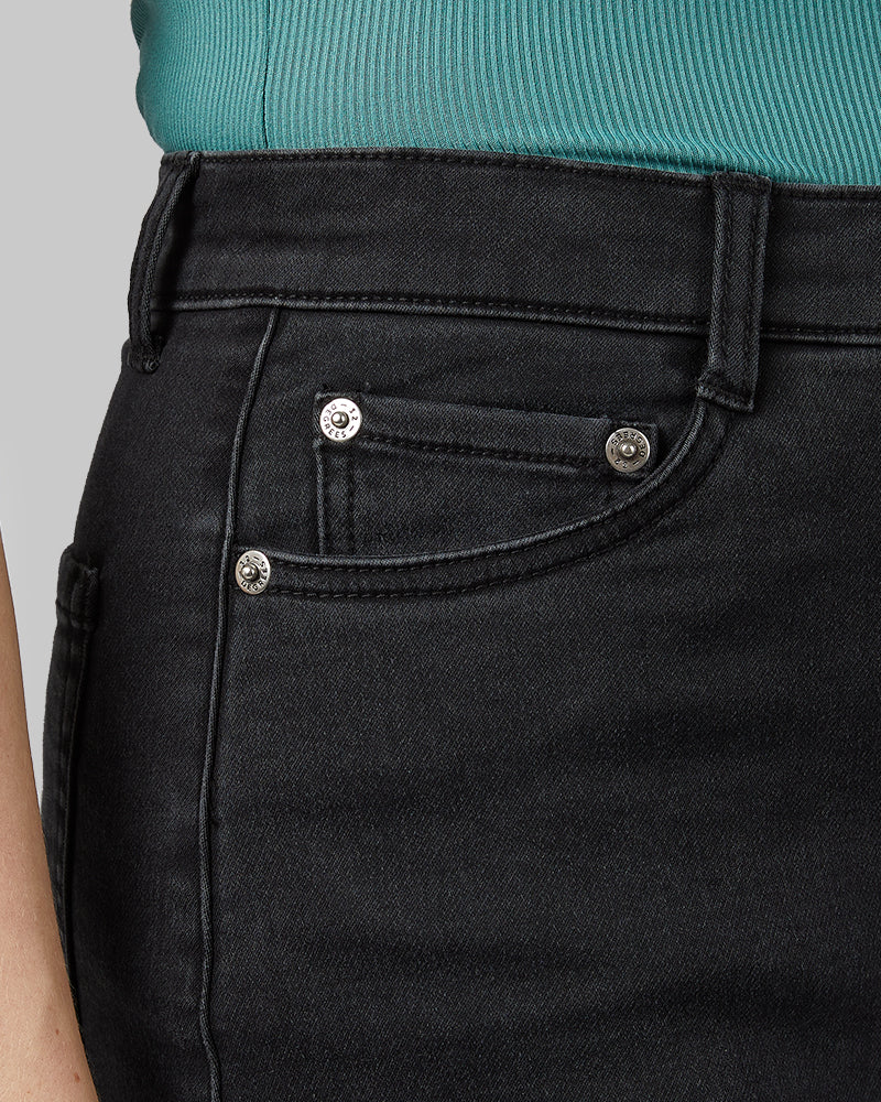 WOMEN'S STRETCH COMFORT JEAN SKIRT