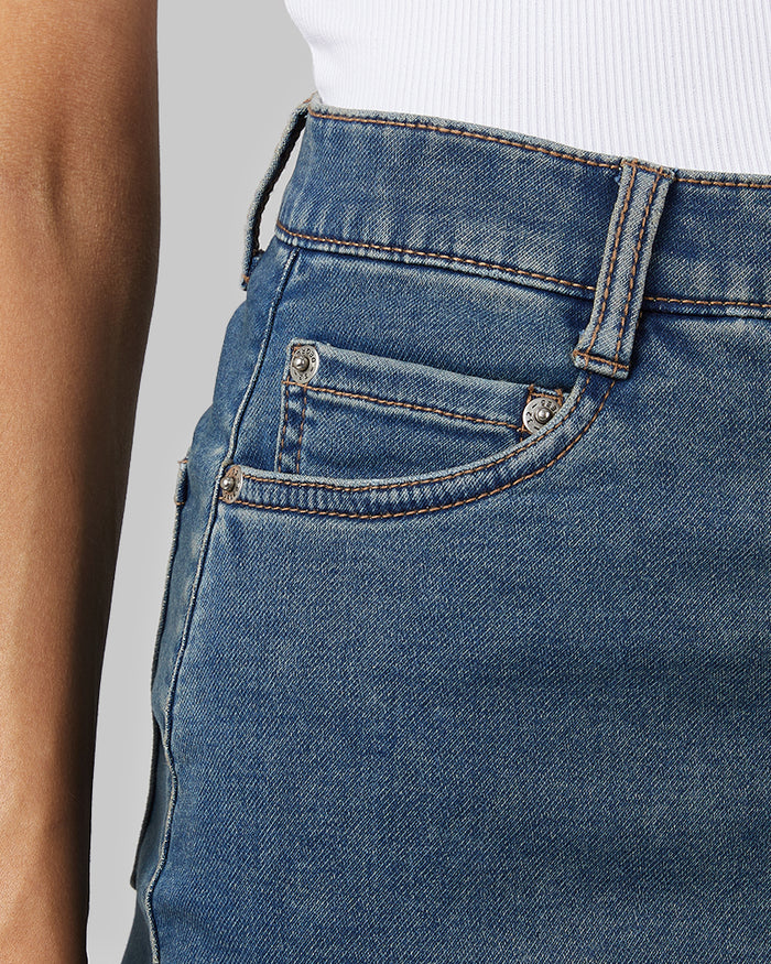 32 Degrees Medium Indigo Wash _ Women's stretch Comfort Jean skirt {model: Jess is 5'11"and size S wearing size 4}{bottom}{right} {bottom}{right}