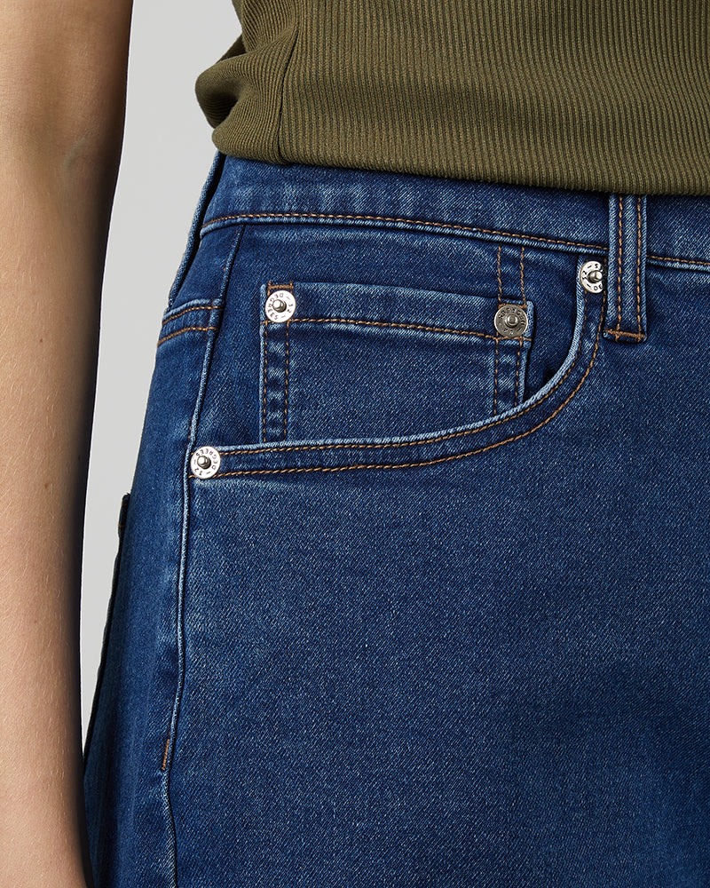 Women's Stretch Comfort Jean 5in Short