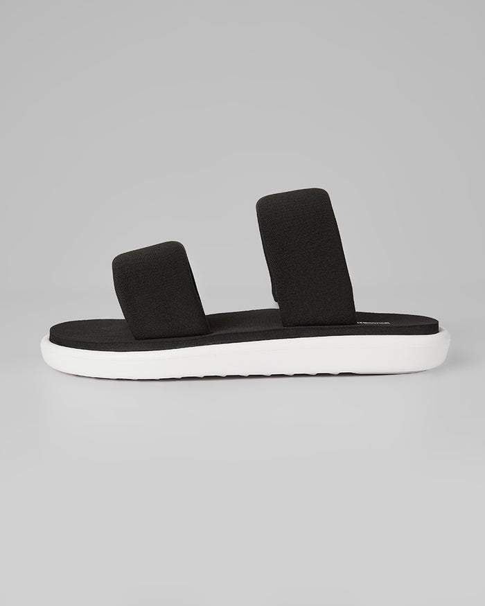 32 Degrees Black _ Women's 2-Band Flex sandals {bottom}{right}