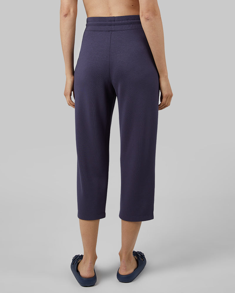 WOMEN'S STUDIO TECH CAPRI