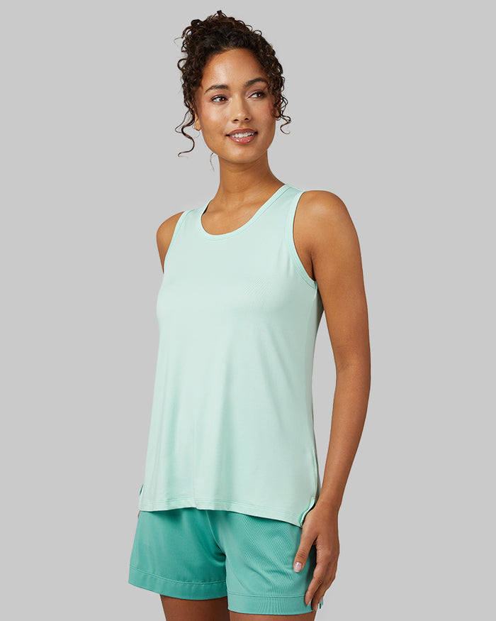 32 Degrees Brook Green _ Women's Cool Relaxed Tank {model: Meli is 5'9"and size 4 wearing size S}{bottom}{right} {bottom}{right}