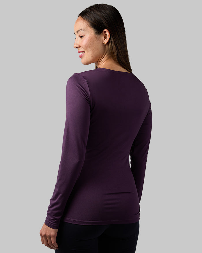 32 Degrees Navy Cosmo _ Women's Lightweight Baselayer scoop Top {model: Selina is 5'7"and size 4 wearing size S}{bottom}{right} {bottom}{right}