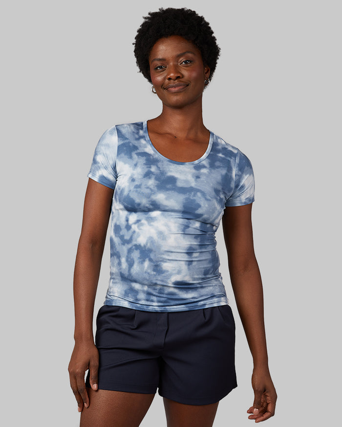 32 Degrees Blue Horizon Tie Dye _ Women's Cool Printed Fitted T-shirt {model: Wemi is 5'10"and size 2-4 wearing size S}{bottom}{right} {bottom}{right}
