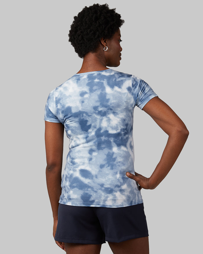 32 Degrees Blue Horizon Tie Dye _ Women's Cool Printed Fitted T-shirt {model: Wemi is 5'10"and size 2-4 wearing size S}{bottom}{right} {bottom}{right}