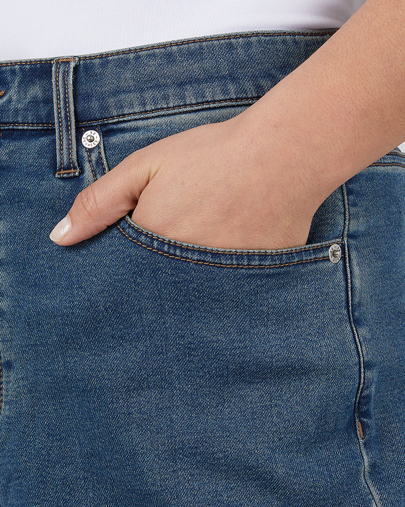 WOMEN'S STRETCH COMFORT RELAXED JEAN