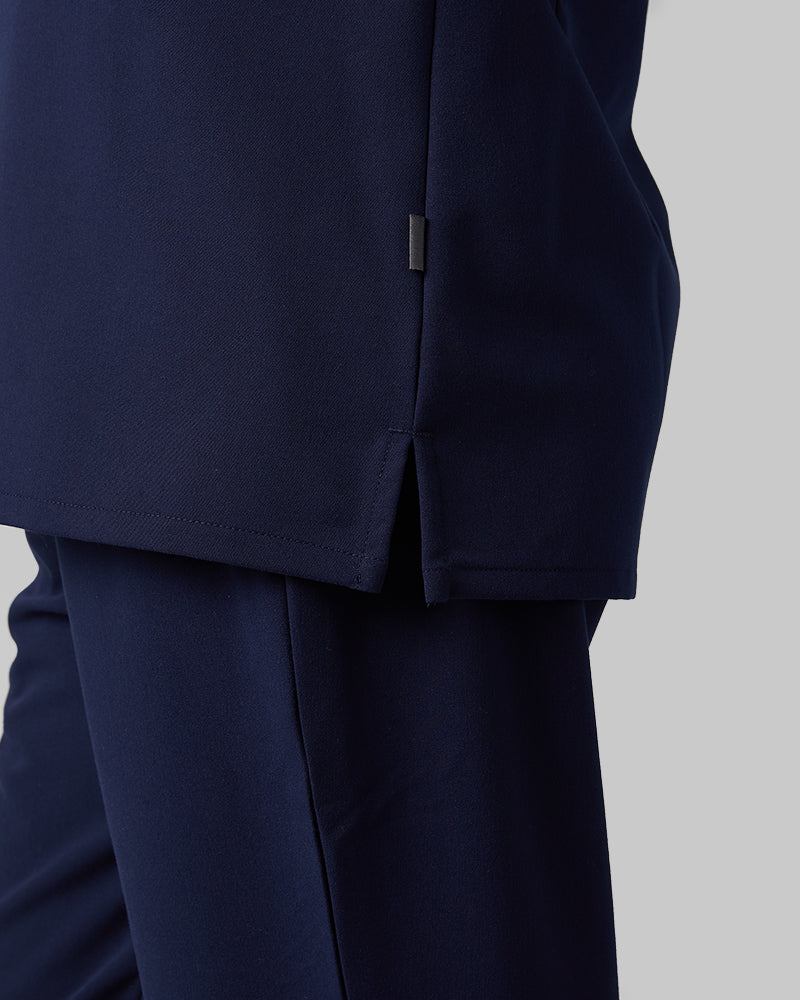 32 Degrees Navy _ Womens 1-Pocket V-Neck scrub Top {model: Arantza is 5