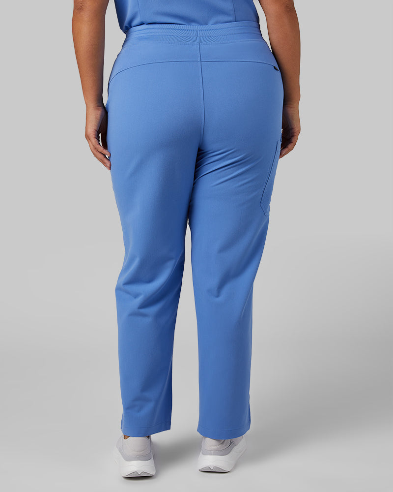 32 Degrees Blue Sky _ Womens Cargo scrub Pants {model: Hannah is 5