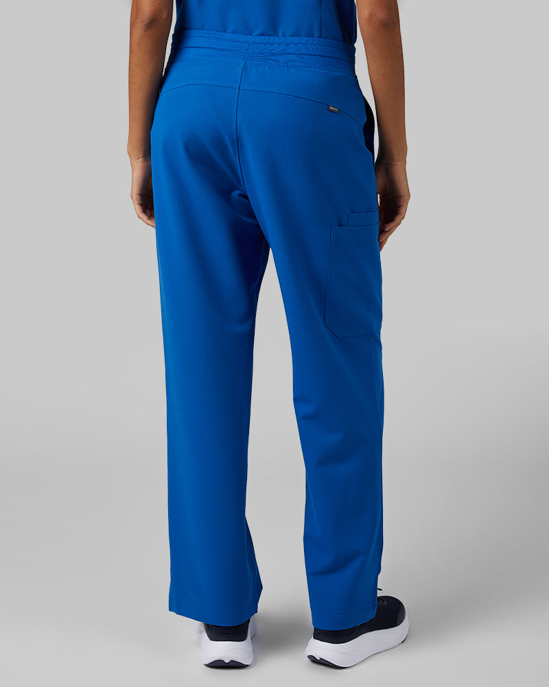 32 Degrees Royal _ Womens Cargo scrub Pants {model: Arantza is 5