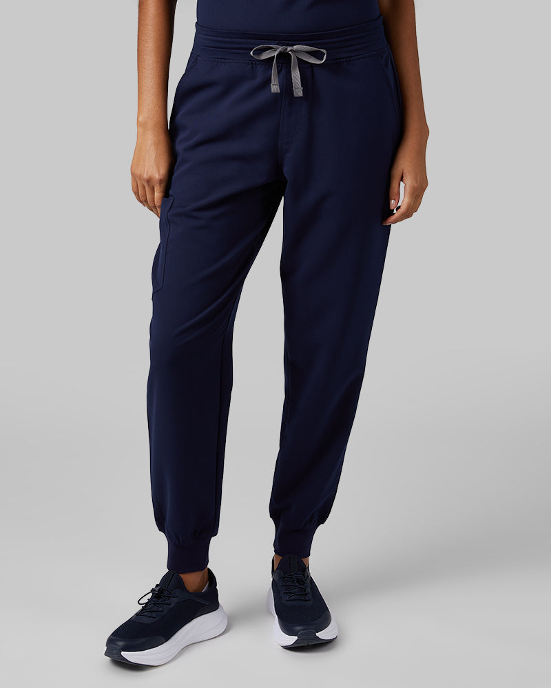 32 Degrees Navy _ Womens Cargo scrub Jogger {model: Arantza is 5