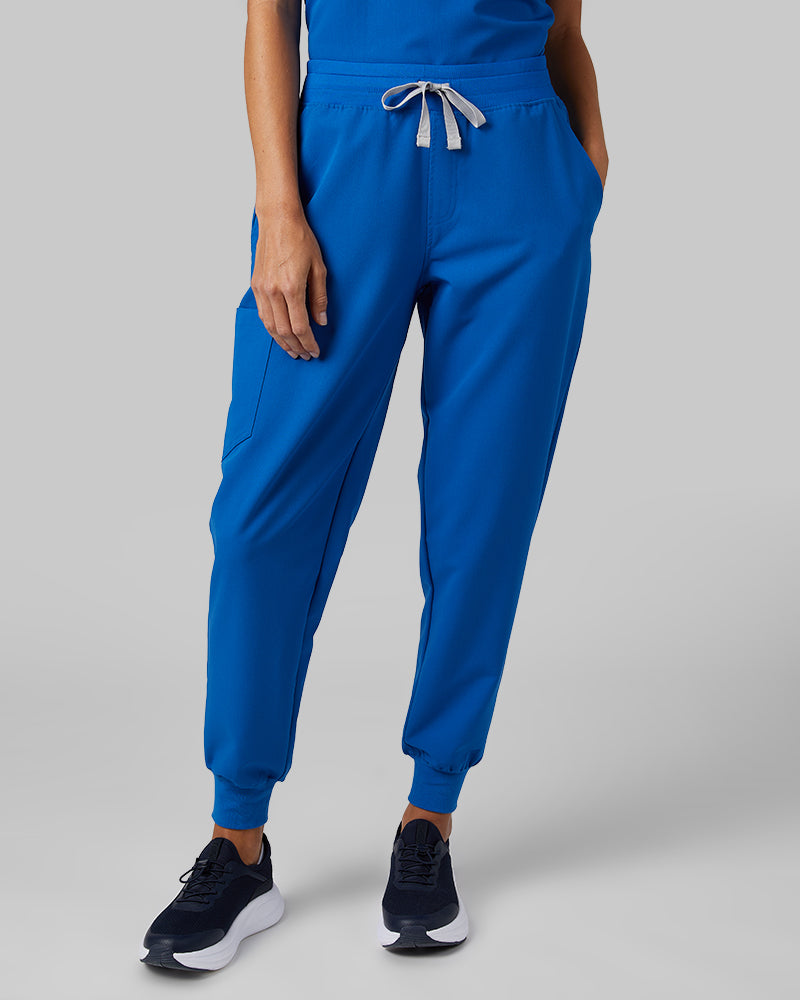 32 Degrees Royal _ Womens Cargo scrub Jogger {model: Colby is 5